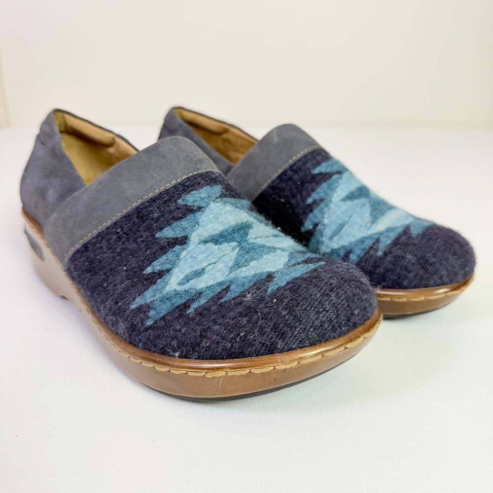 Born Bandy Navy Wool Southwest Blanket Blue Suede Wedge Clogs Women's 9 Slip Ons